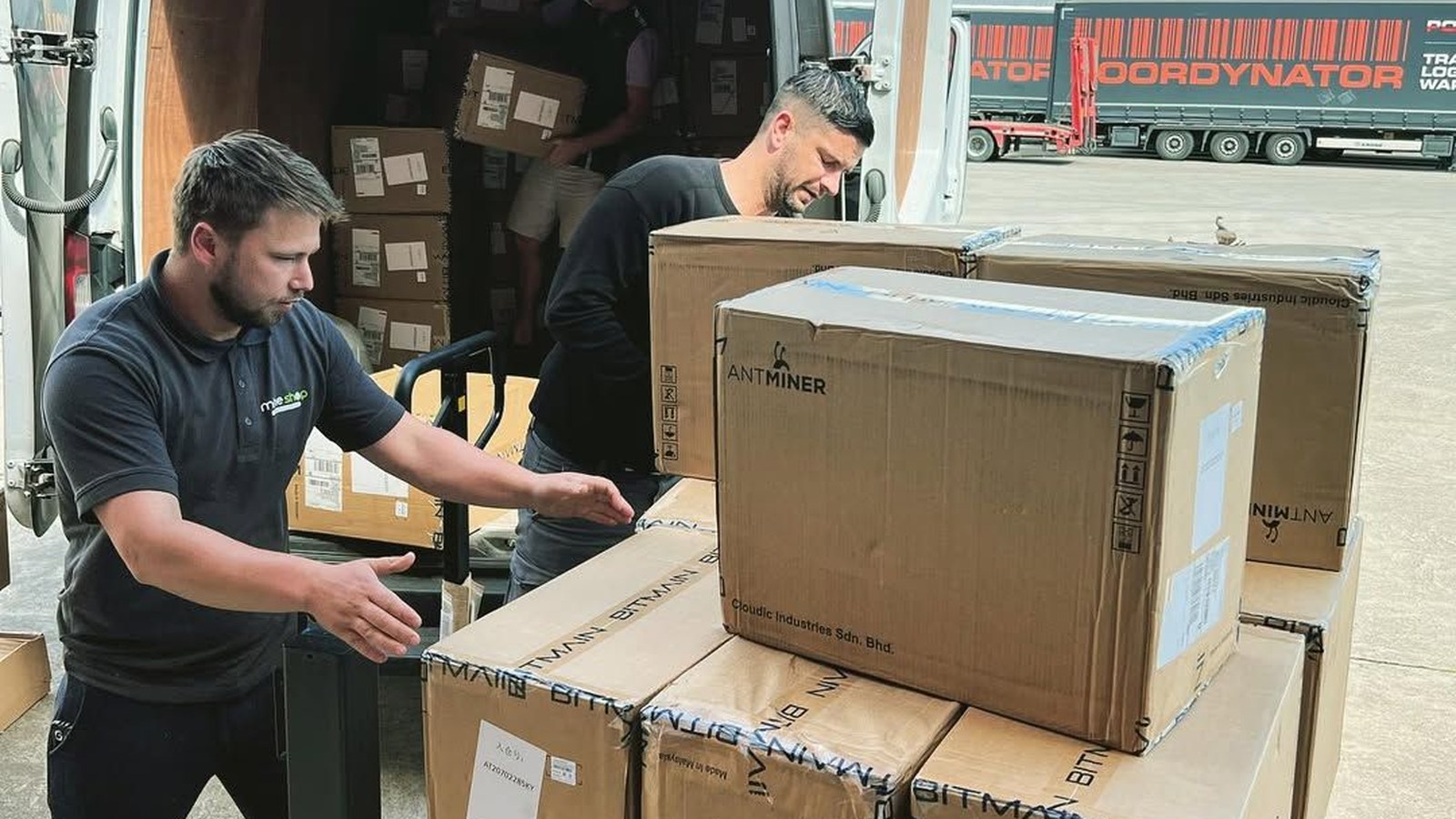 Inside our Hong Kong warehouse: how every miner ships in 24 to 72 hours